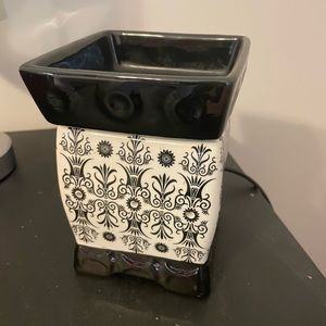 Scentsy melt warmer